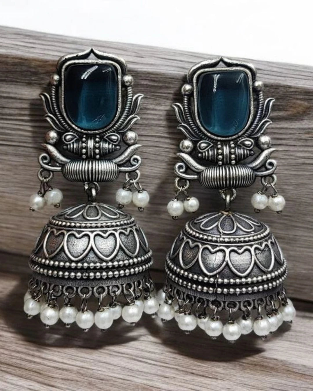 Neel Noor Jhumkas