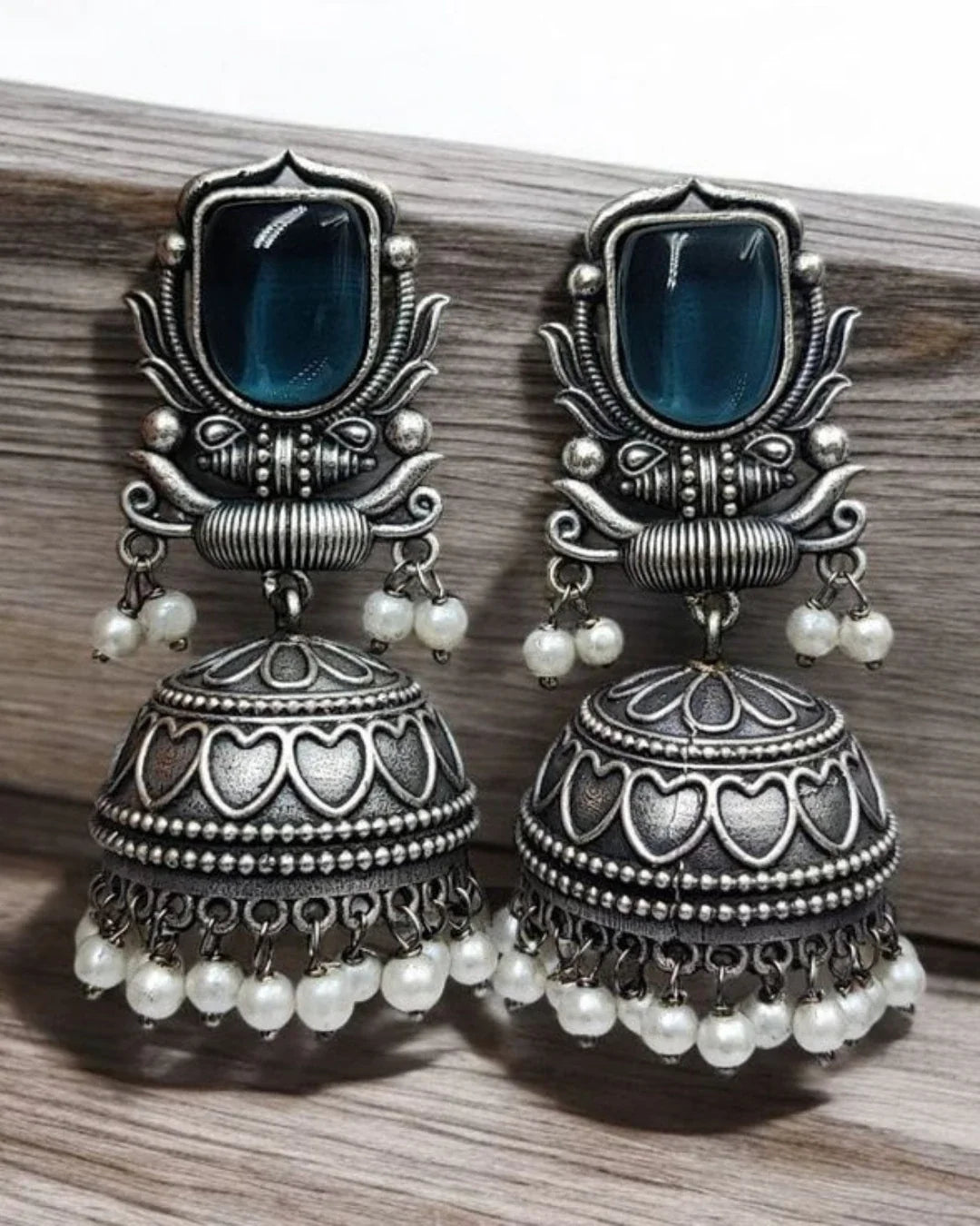 Neel Noor Jhumkas