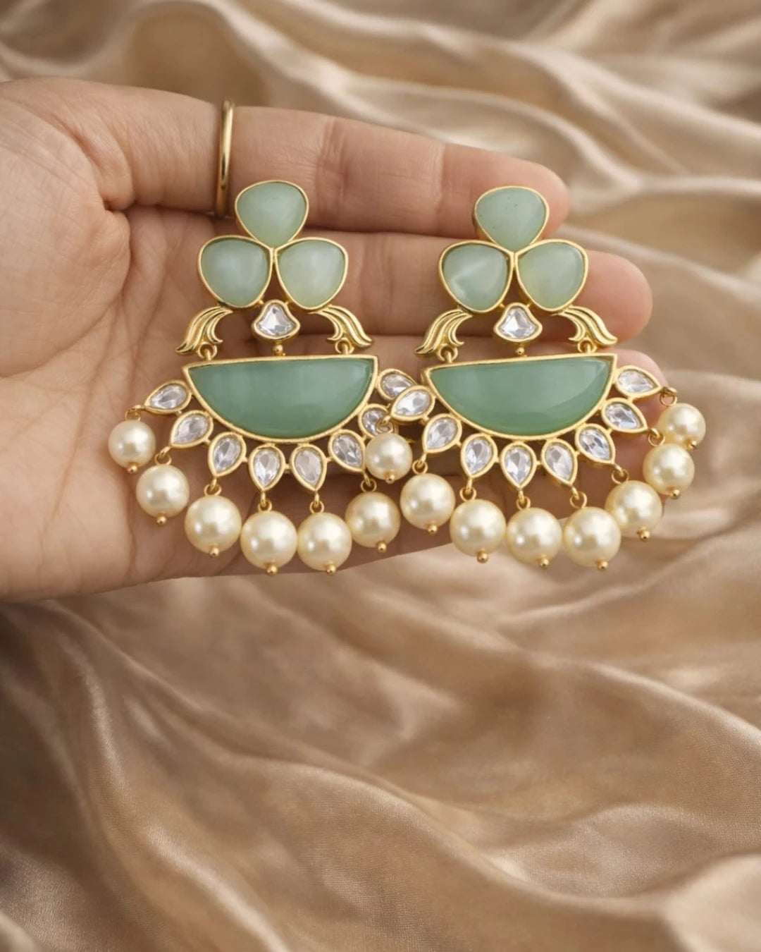 Pearl Crest Mint Earrings