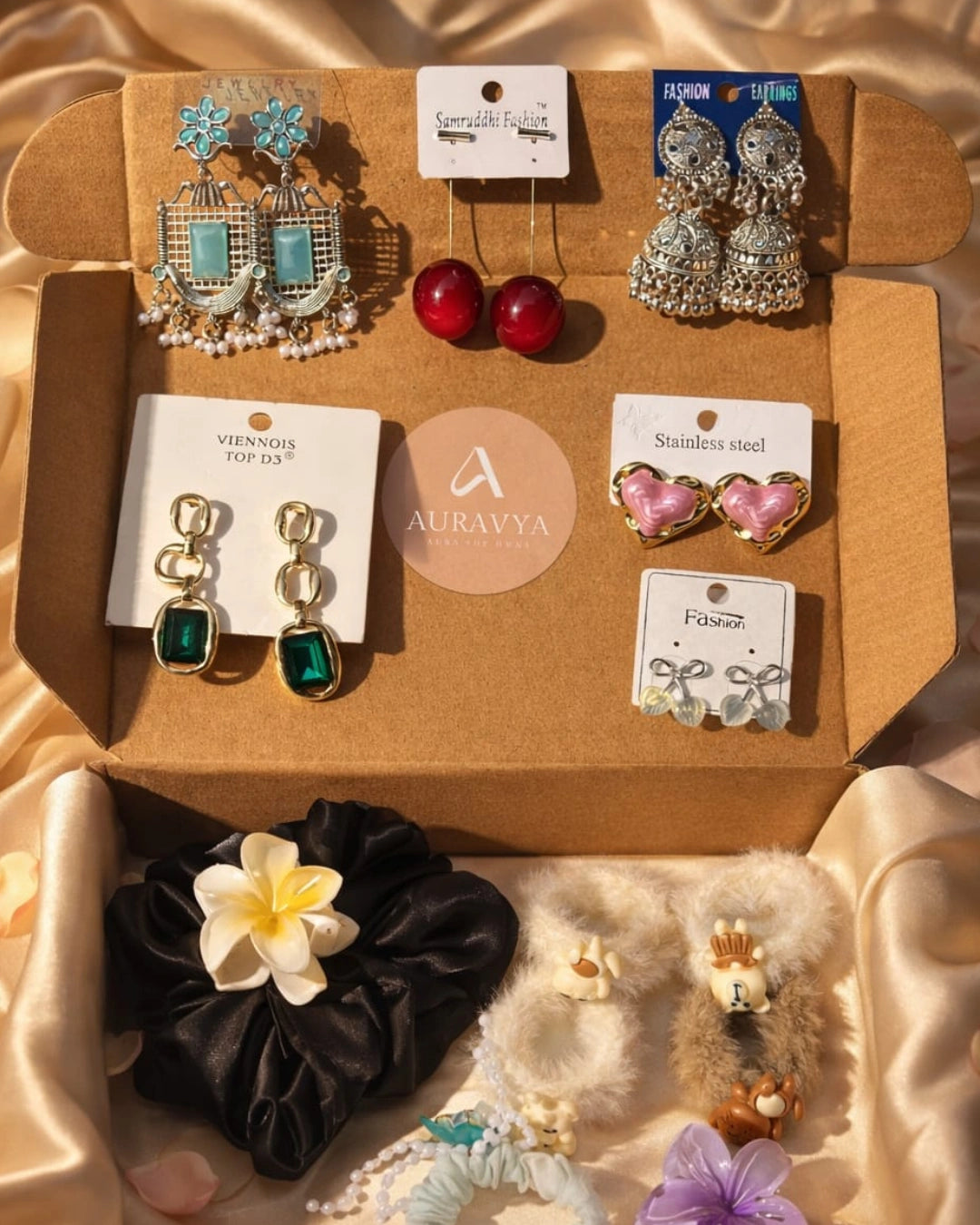 The AURAVYA Keepsake Hamper