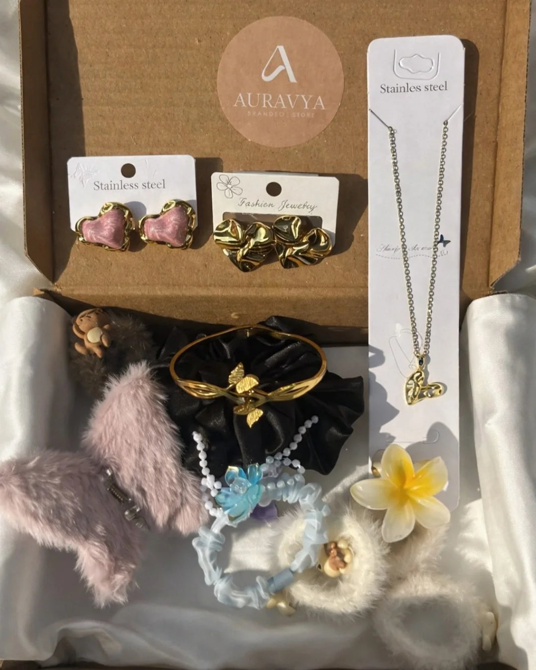 Golden Heart Essentials - Auravya Picks π