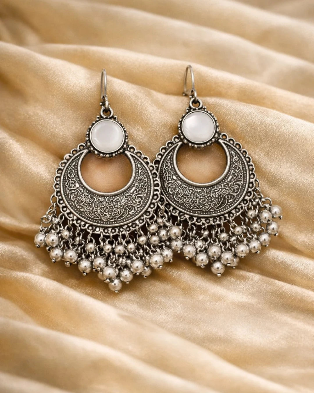 Safed Noor Chandbalis