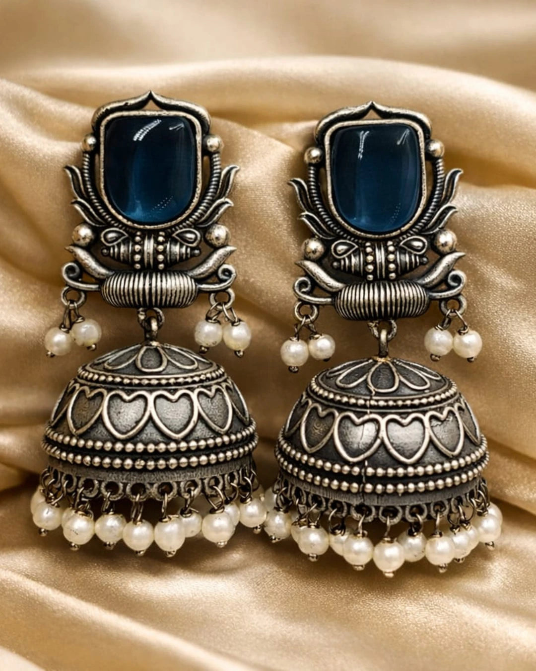 Neel Noor Jhumkas