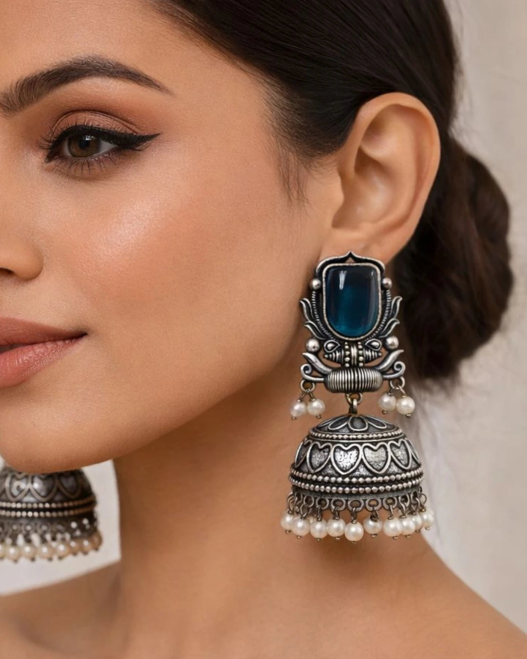 Neel Noor Jhumkas
