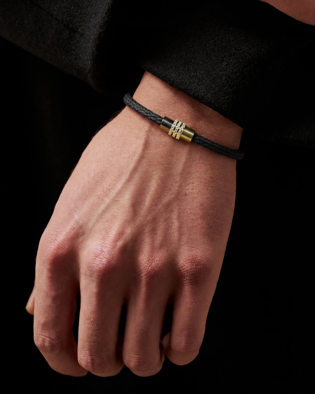 Auravya Noir Knot
