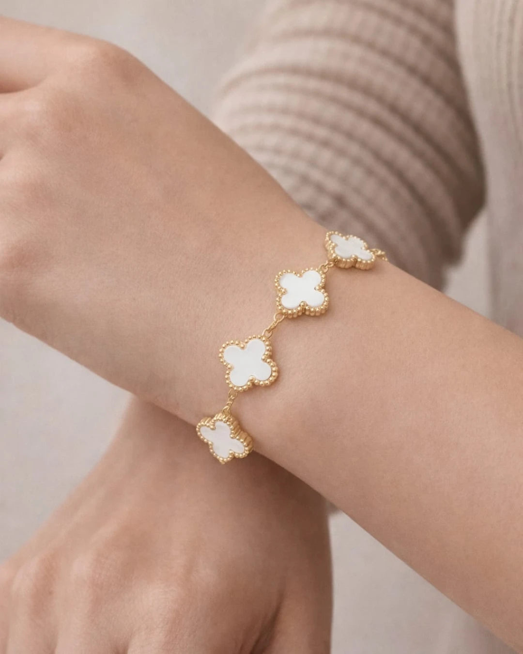 Clover Bracelet - White Edition