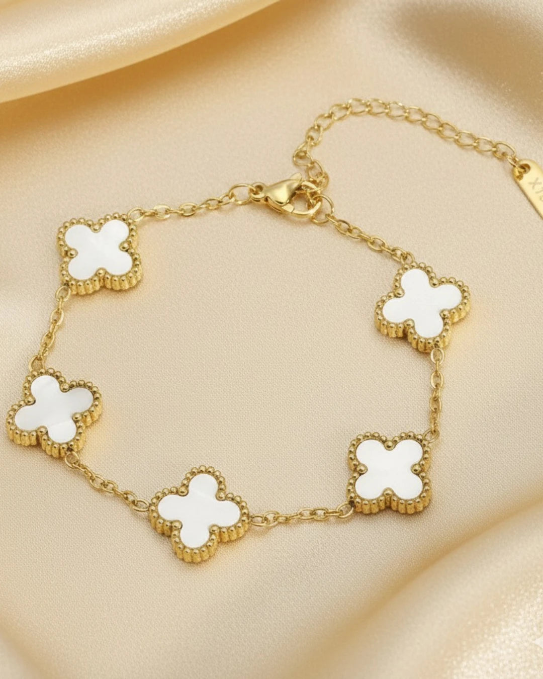 Clover Bracelet - White Edition