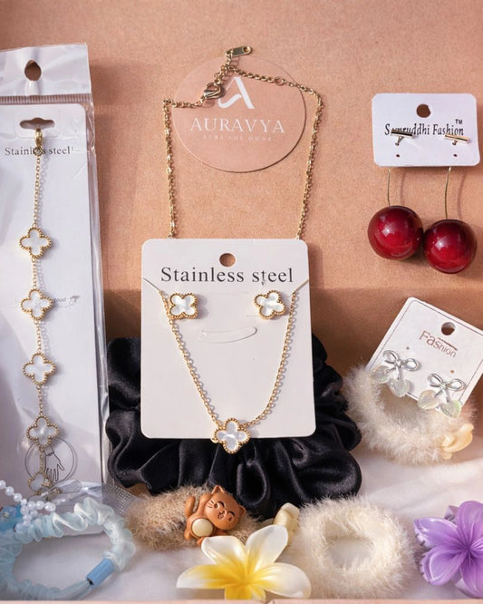 Auravya Clover Luxe Hamper