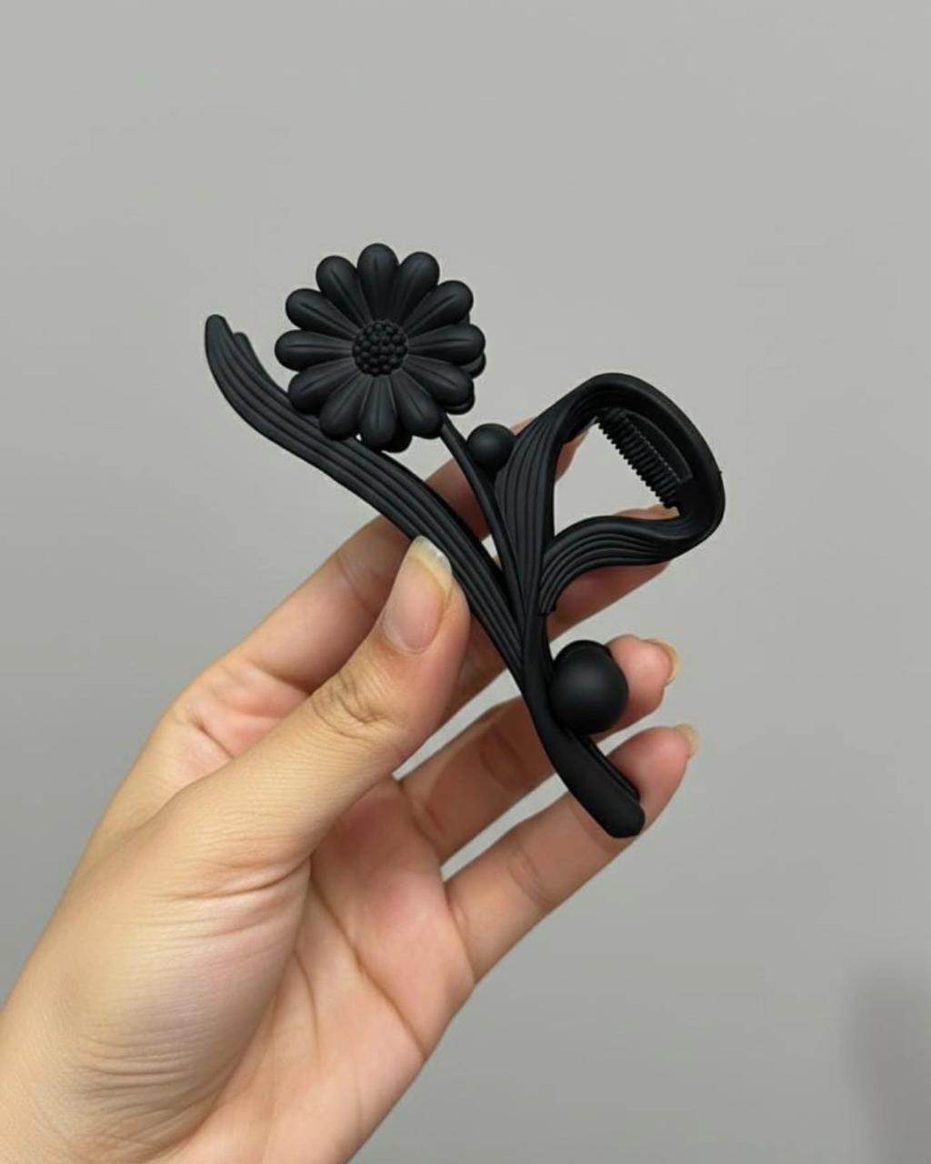 Daisy Styled Hair Claw Clip