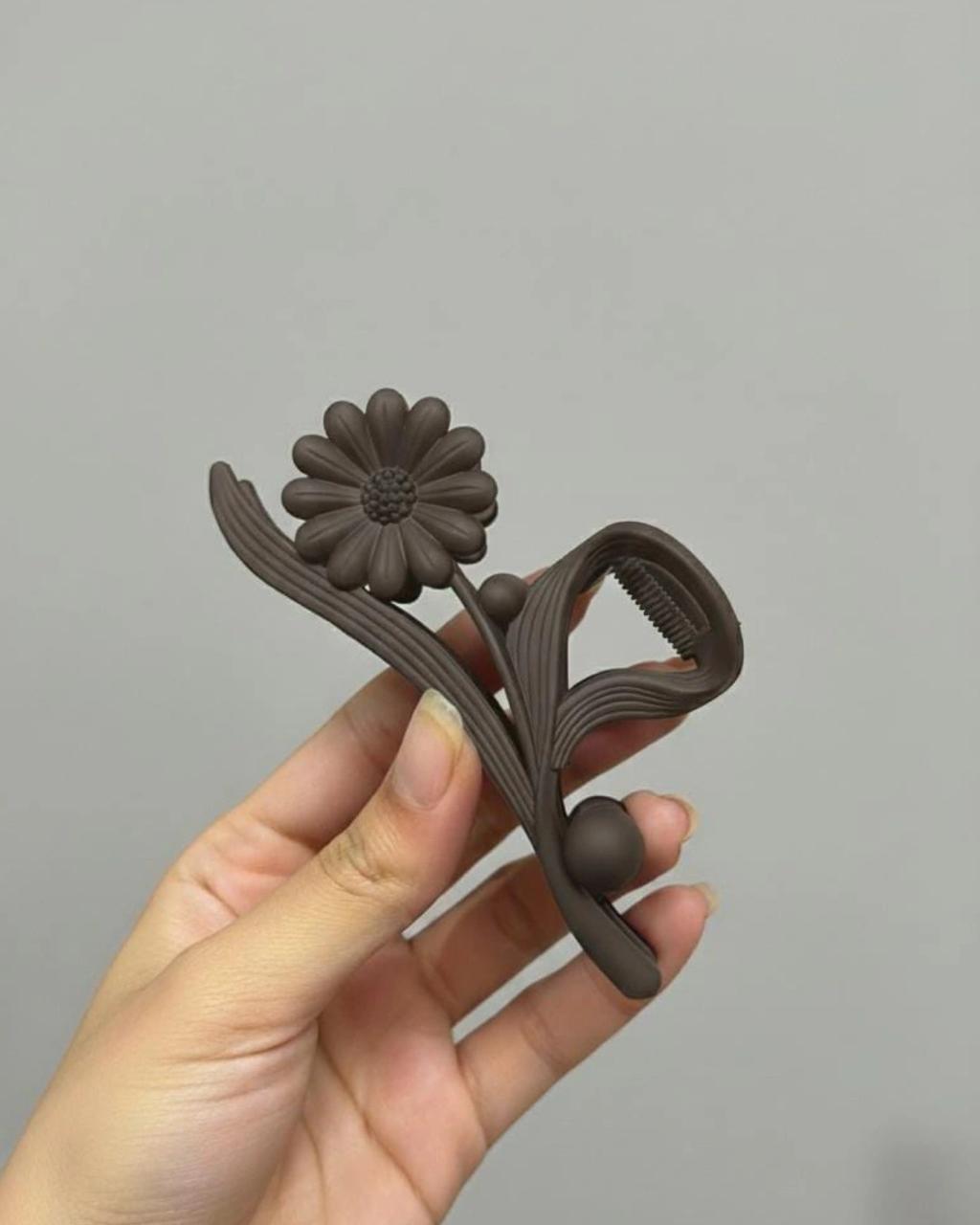 Daisy Styled Hair Claw Clip